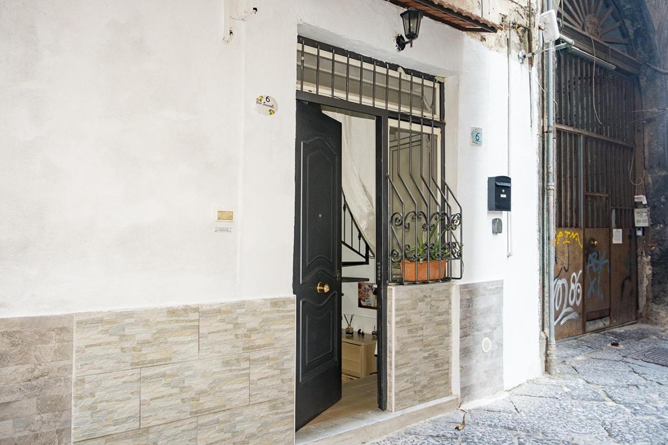 Vecchia Napoli 20 *